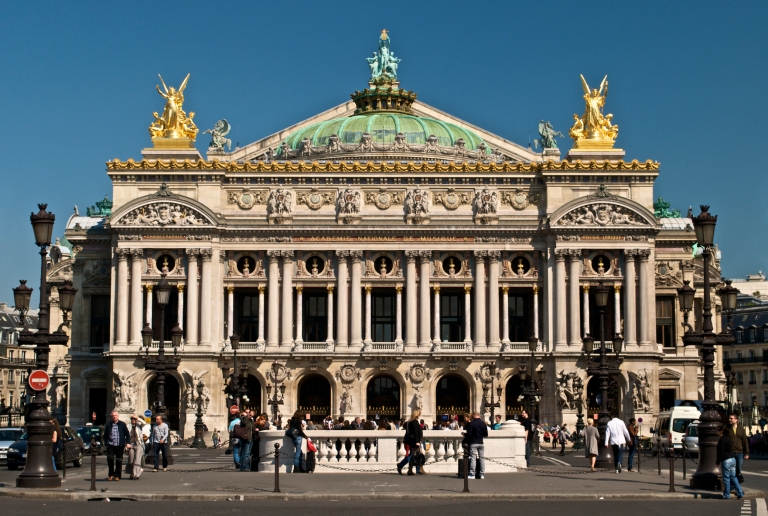 Paris_Opera_full_frontal_architecture,_May_2009
